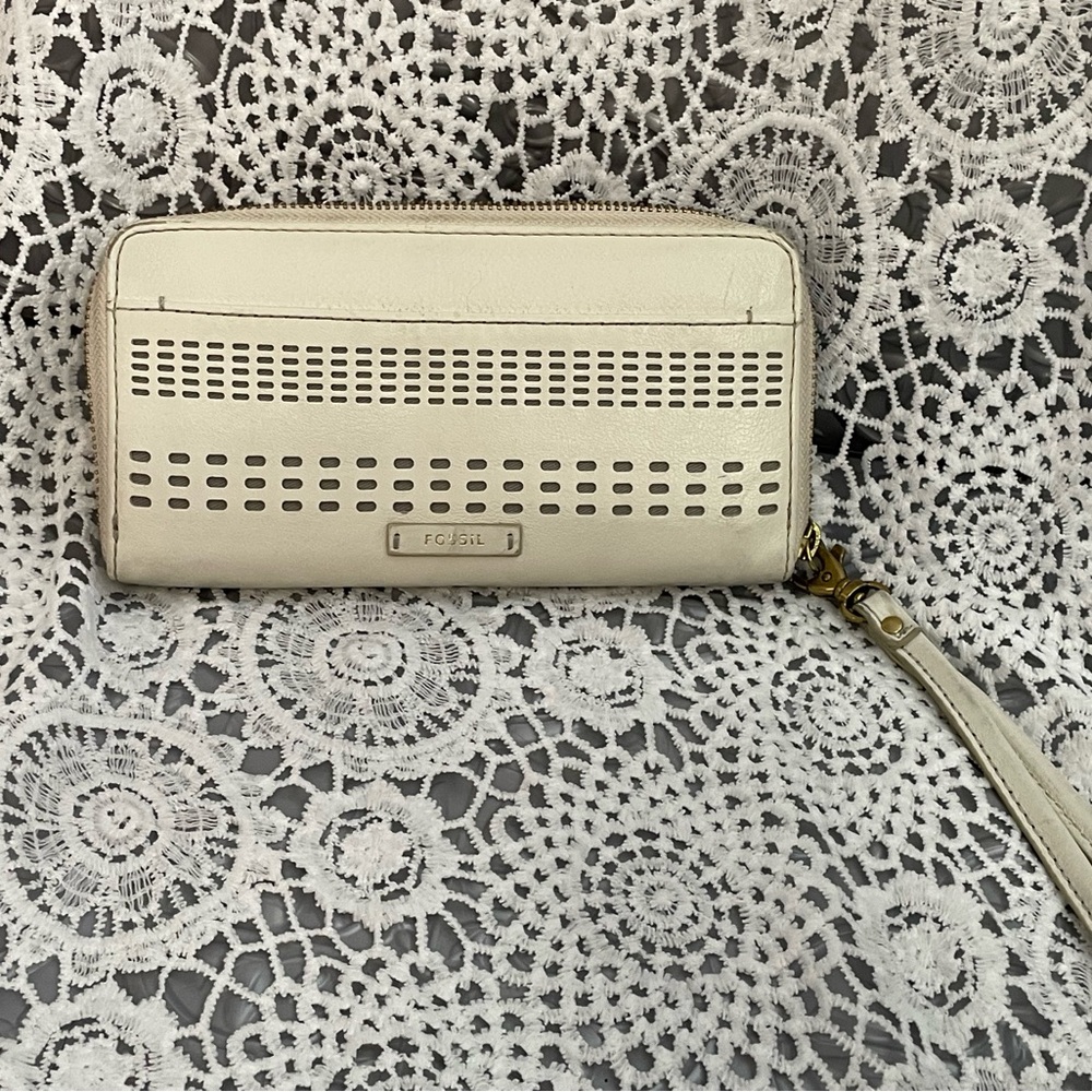 Fossil clutch